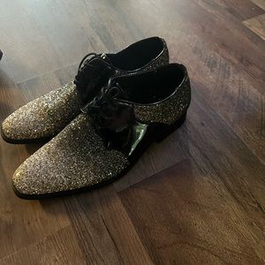 Wore a couple of times! Excellent condition!